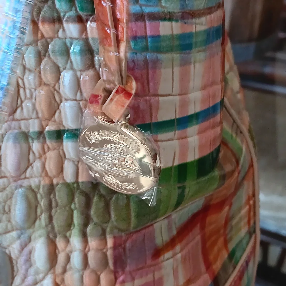 Brahmin" Beautiful rainbow colors, definitely a head Turner!!NEVER USED!!NWOT!! - Picture 10 of 13